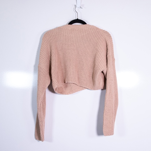 NEW Asos Women's Knit Crew Neck Cropped Long Sleeve Pullover Sweater Blush Pink - Picture 4 of 4